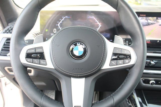 Used 2025 BMW X7 xDrive40i w/ M Sport Package image 18