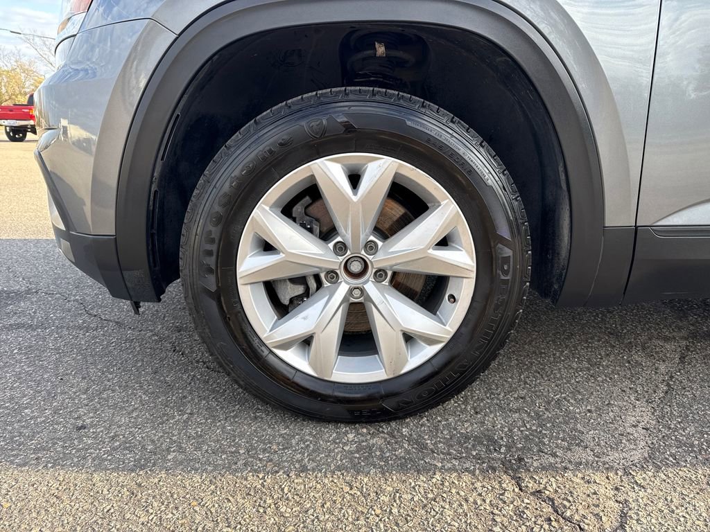 Used 2019 Volkswagen Atlas SE w/ Towing Package image 14