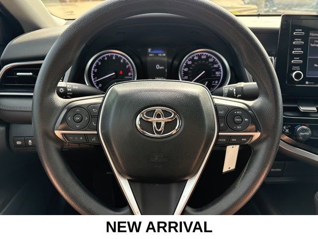 Used 2023 Toyota Camry LE image 5