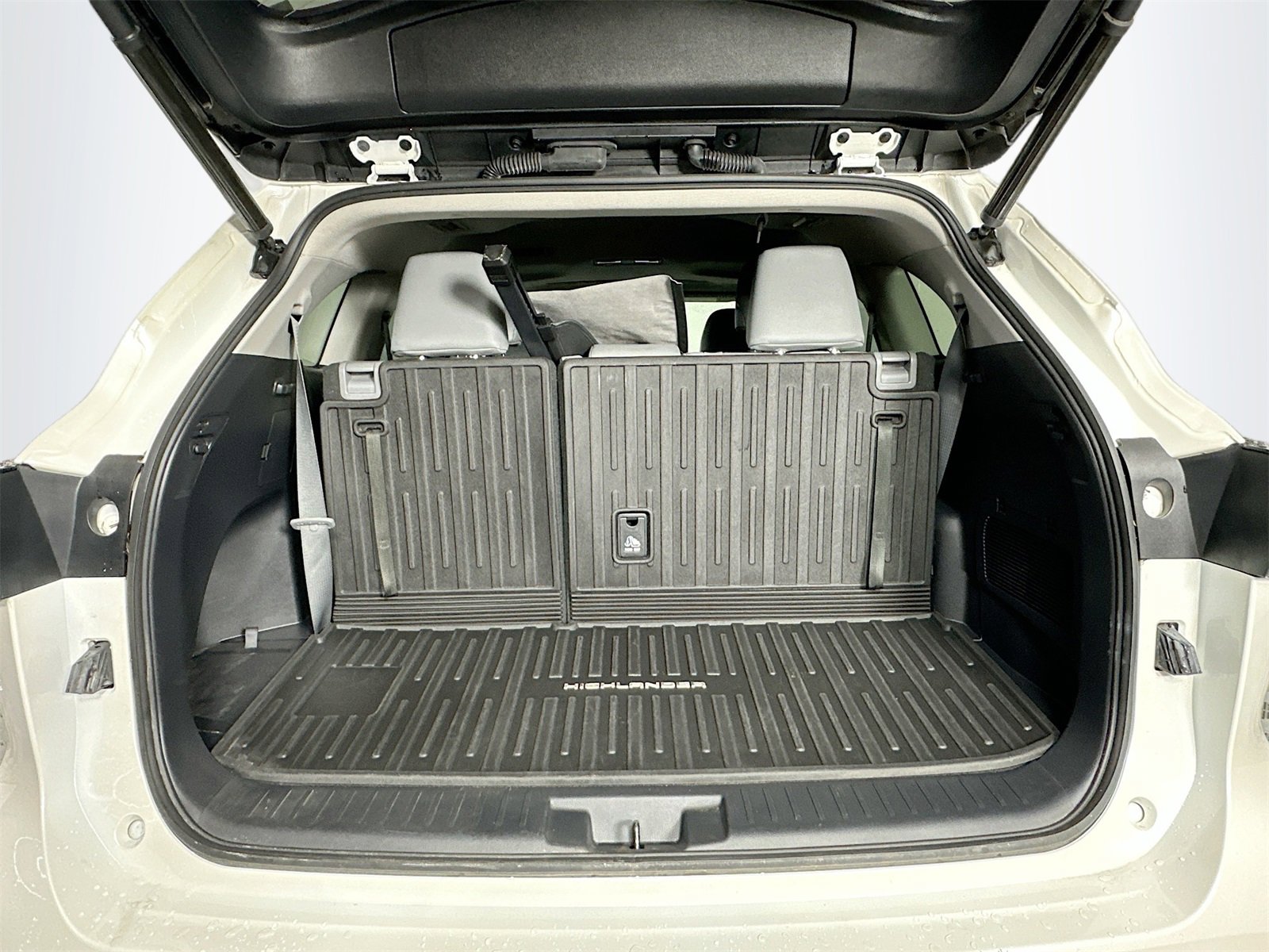 Certified 2021 Toyota Highlander XLE image 27