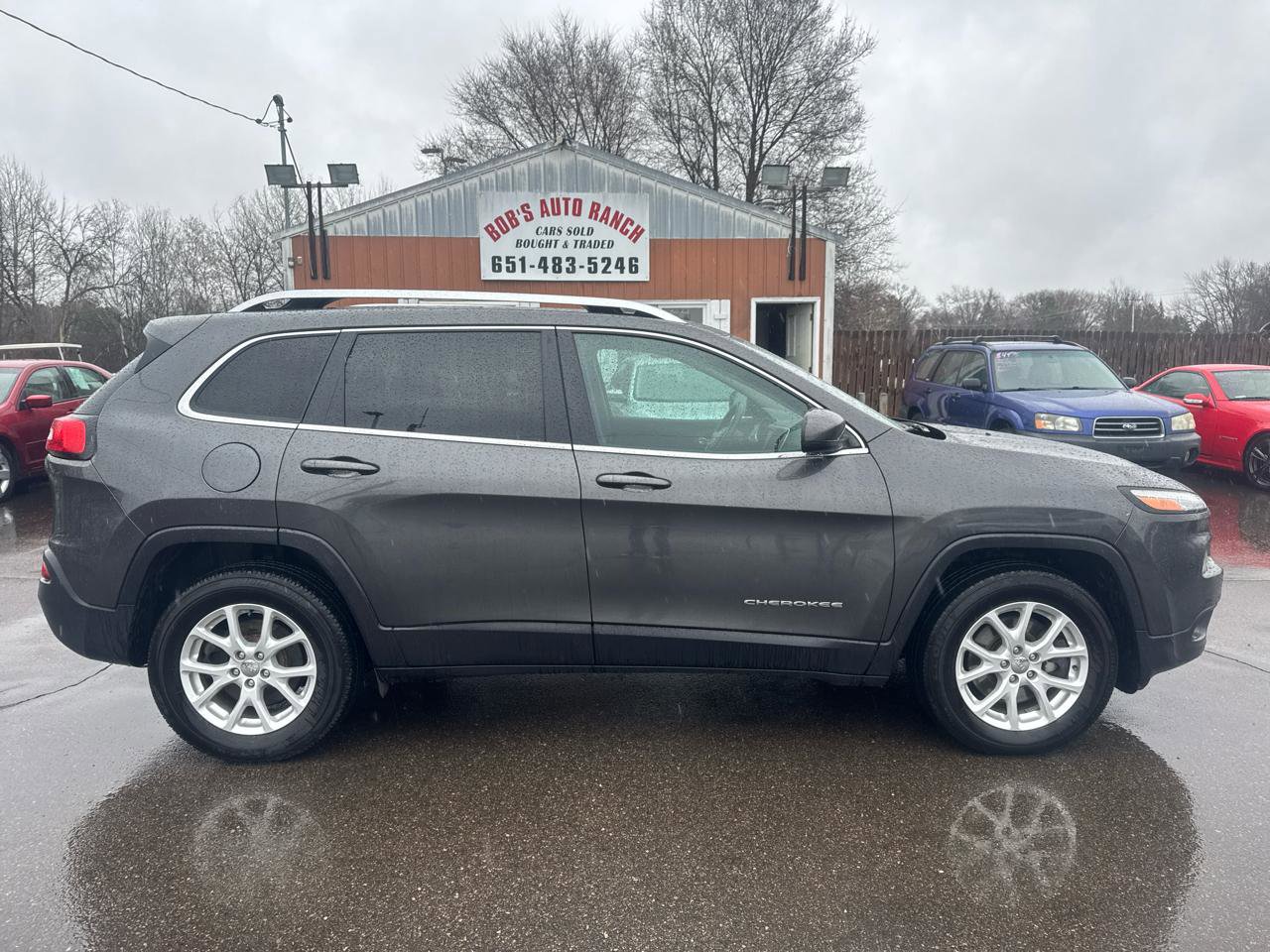 Used 2017 Jeep Cherokee Latitude w/ Safety/Convenience Group image 4