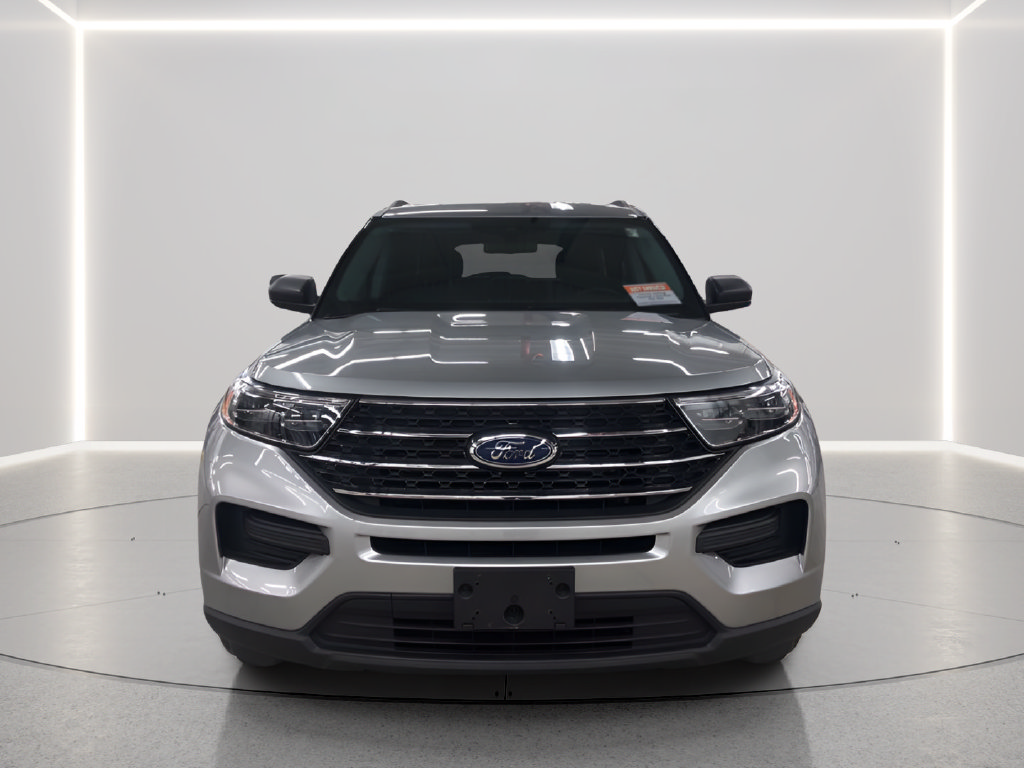 Used 2024 Ford Explorer XLT AWD/4WD image 5