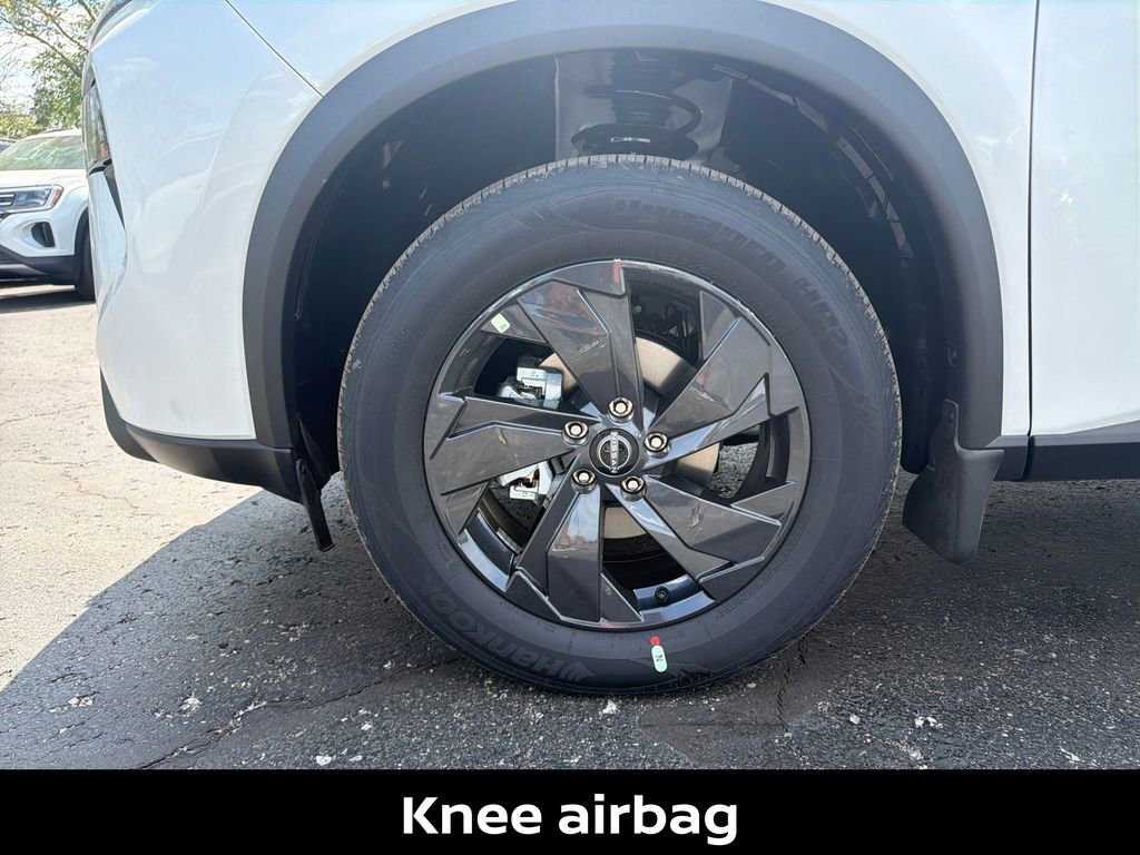 New 2026 Nissan Rogue SV AWD/4WD image 34