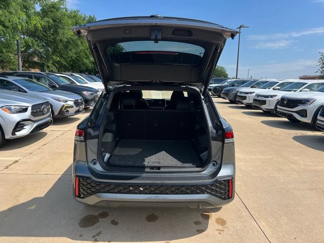 Used 2026 Volkswagen Tiguan SE R-Line AWD/4WD image 9