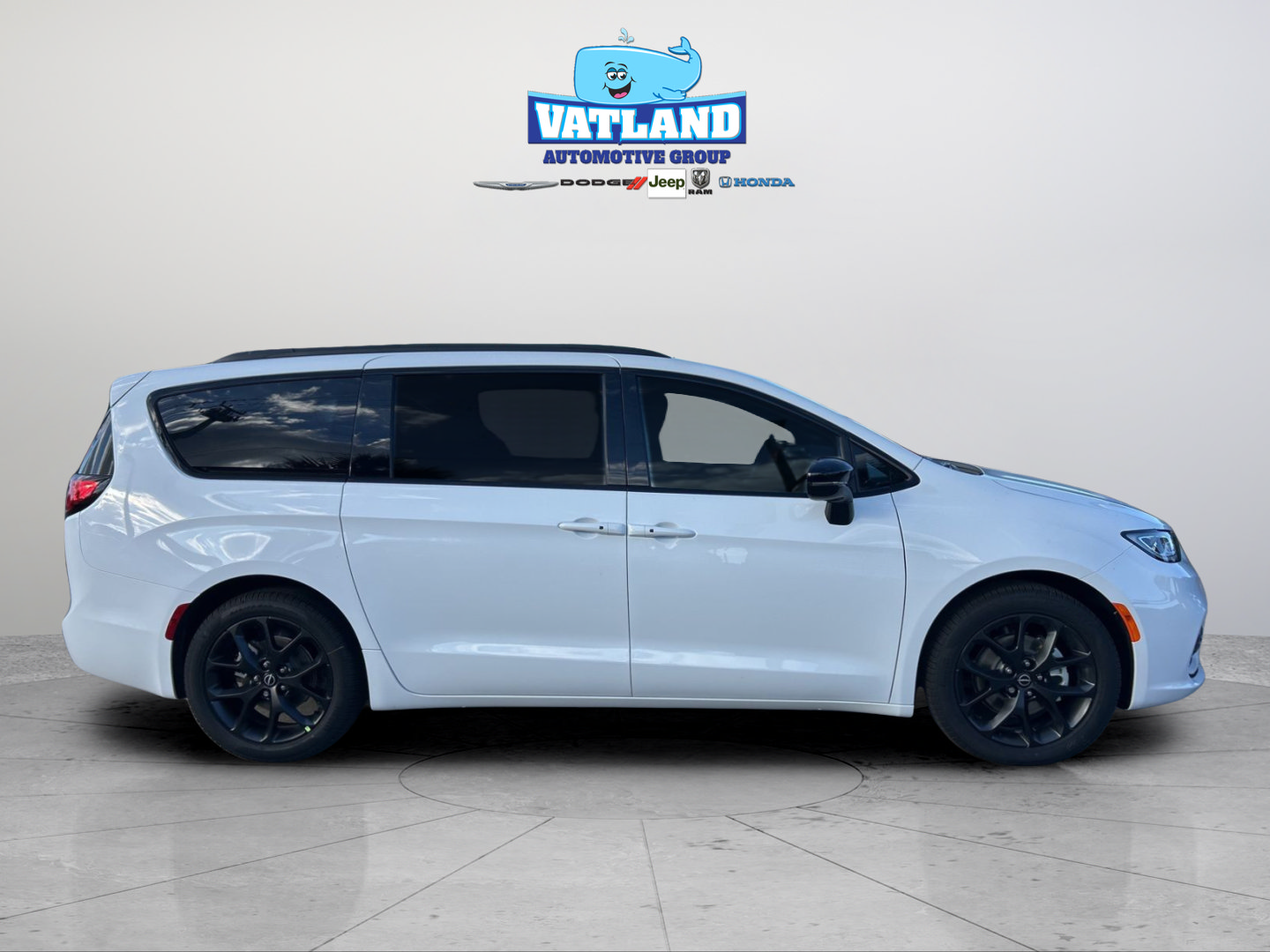 New 2026 Chrysler Pacifica Select w/ S Appearance Package FWD image 6
