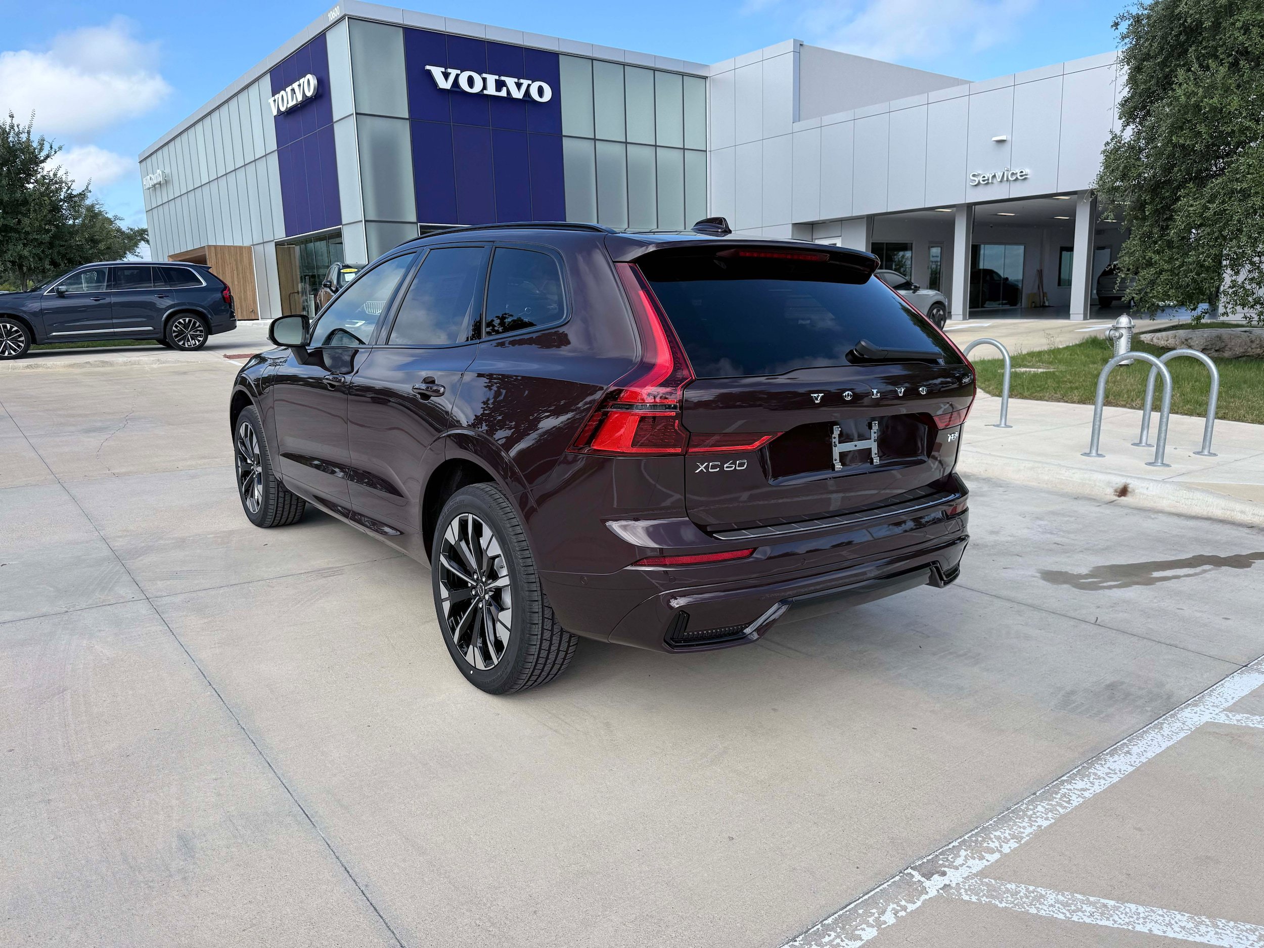 New 2026 Volvo XC60 T8 Plus w/ Protection Package Premier AWD/4WD image 4