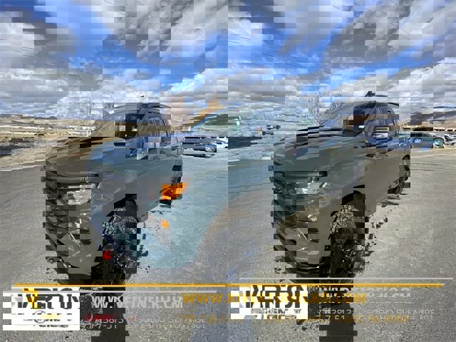 New 2026 Chevrolet Silverado 1500 Custom Trail Boss w/ LPO, Dark Essentials Package