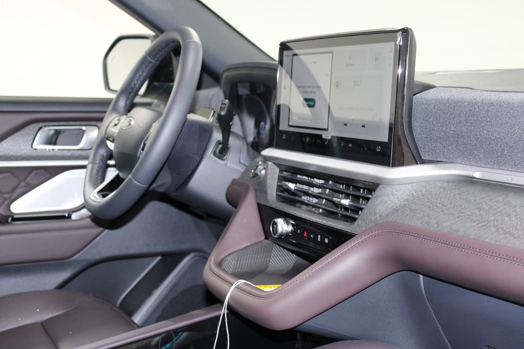 New 2026 Ford Explorer Platinum AWD/4WD image 32