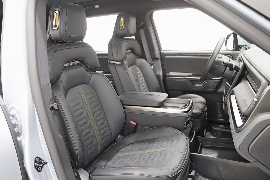 Used 2025 Rivian R1S Adventure image 25