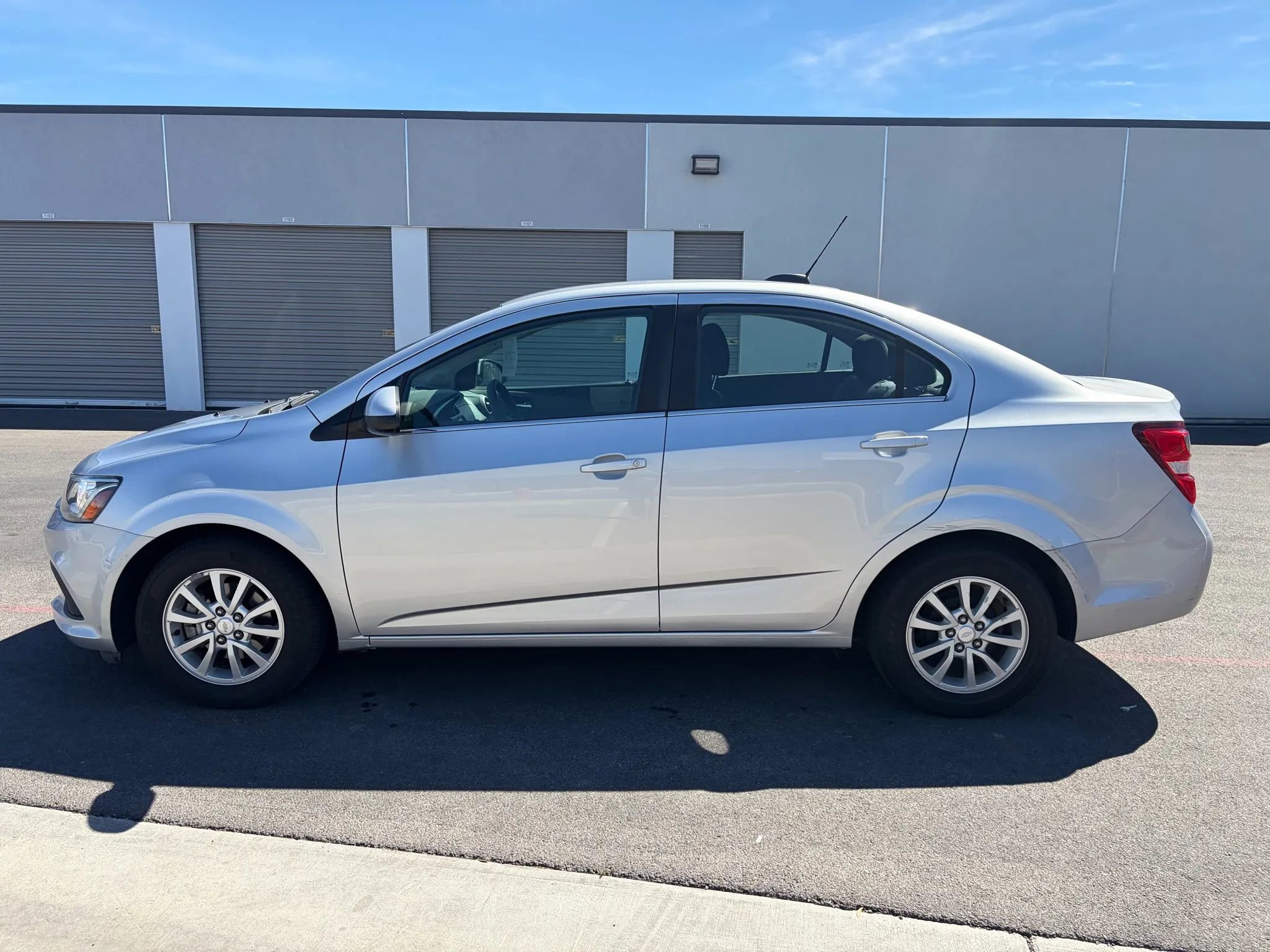 Used 2017 Chevrolet Sonic LT FWD image 3
