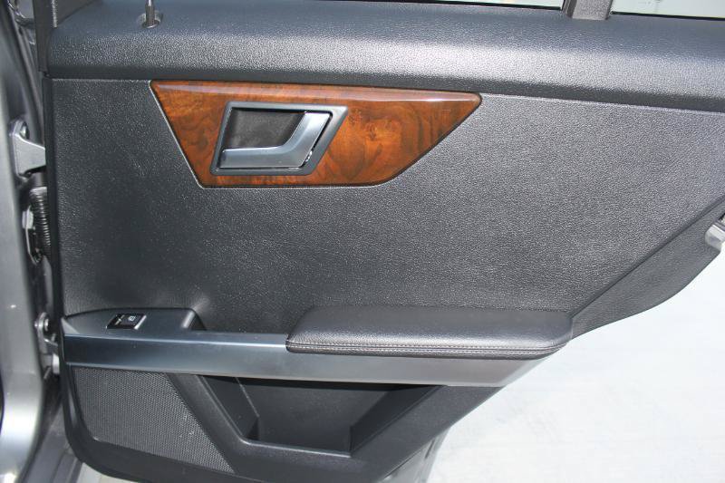 Used 2015 Mercedes-Benz GLK 350 2WD image 17