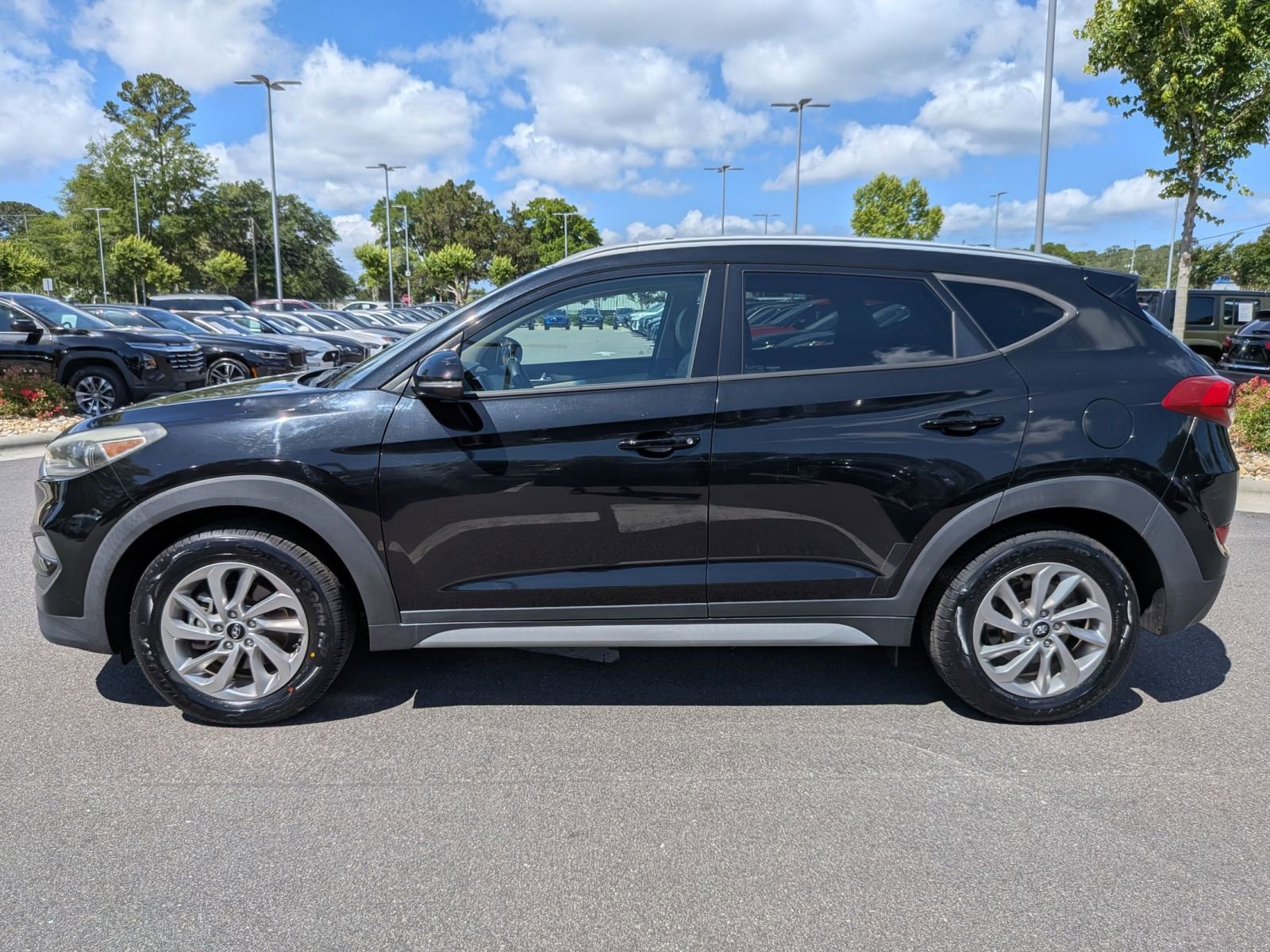 Used 2017 Hyundai Tucson SE Plus w/ Cargo Package FWD image 6