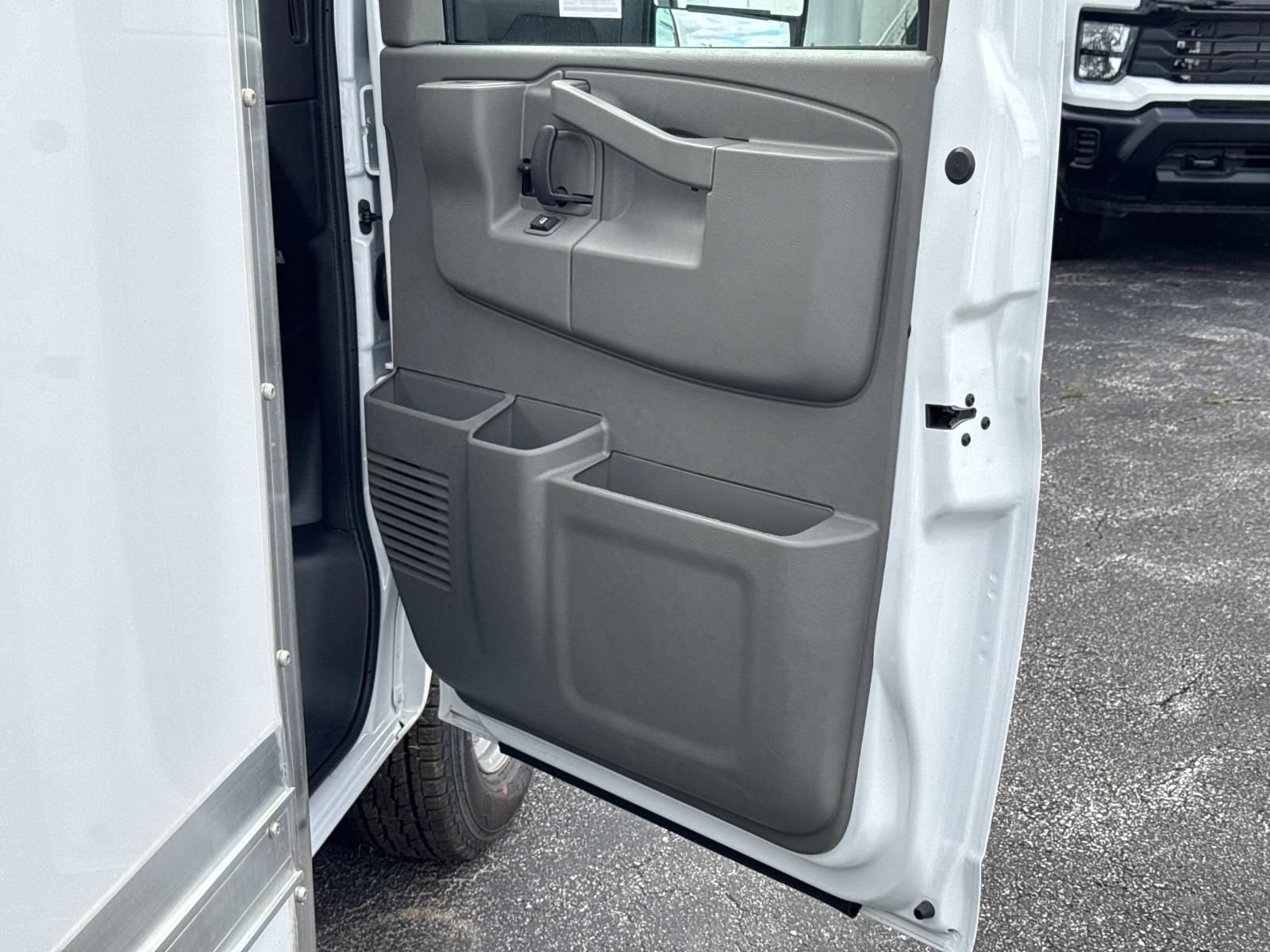 New 2026 Chevrolet Express 4500 w/ Power Convenience Package RWD image 9