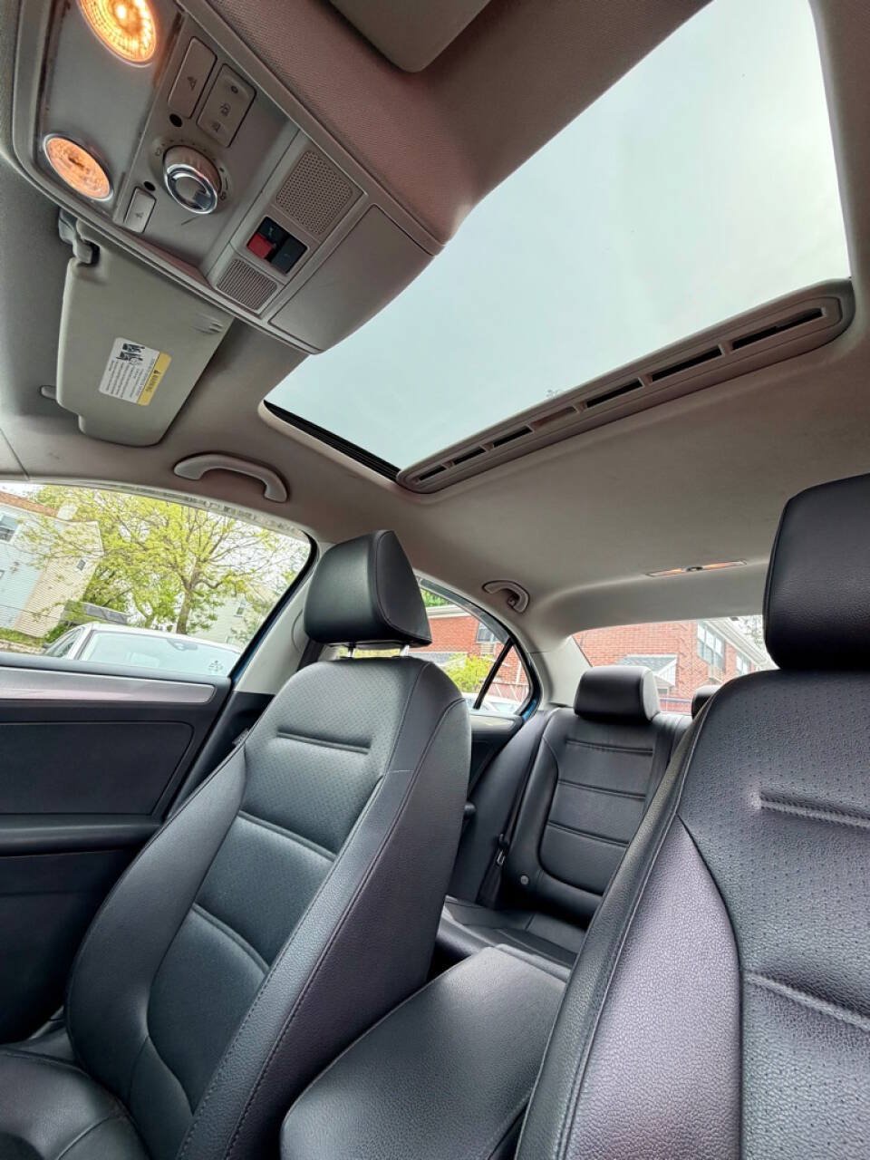 Used 2015 Volkswagen Jetta SE FWD image 18