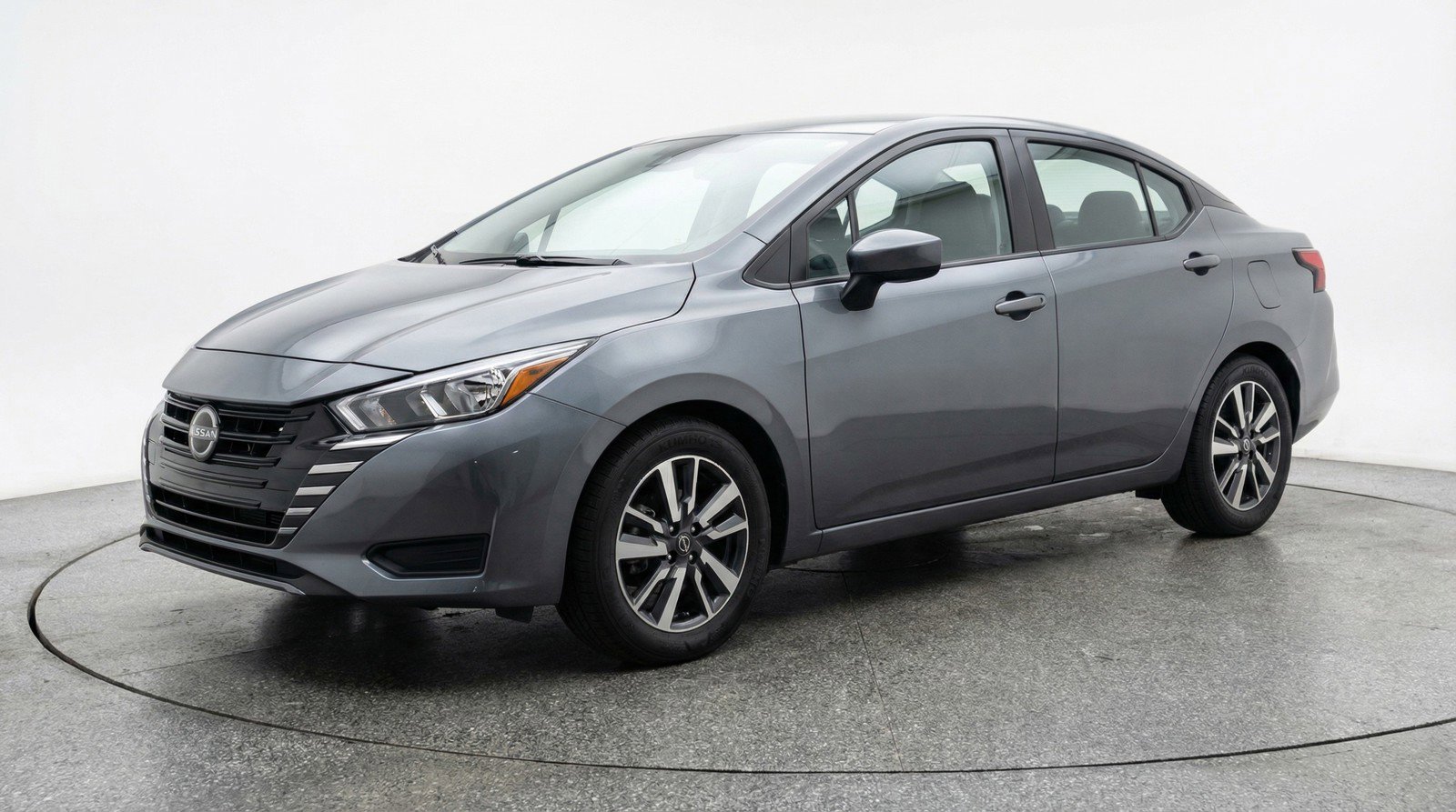 Used 2025 Nissan Versa SV image 3