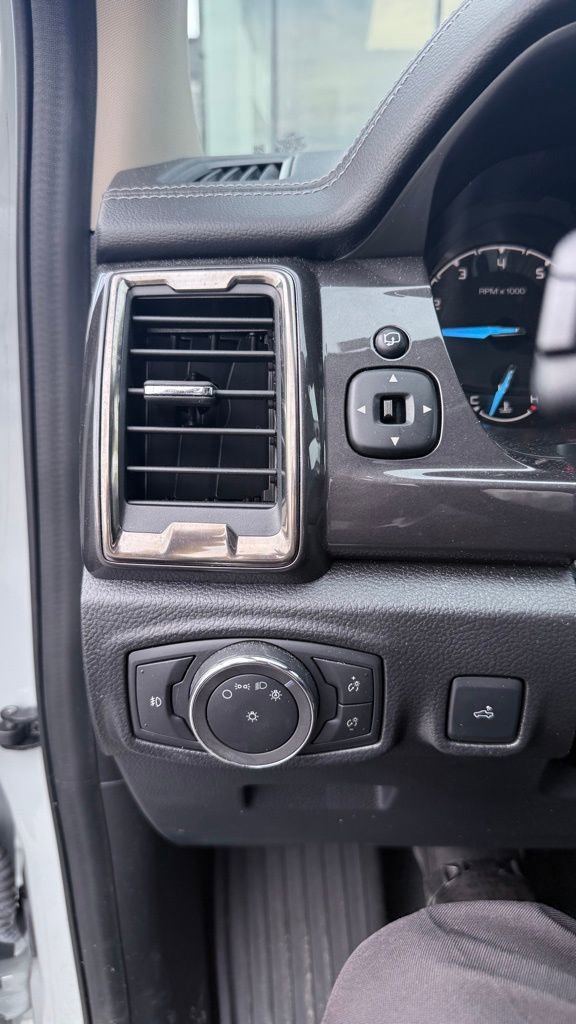 Used 2023 Ford Ranger Lariat w/ Technology Package image 9