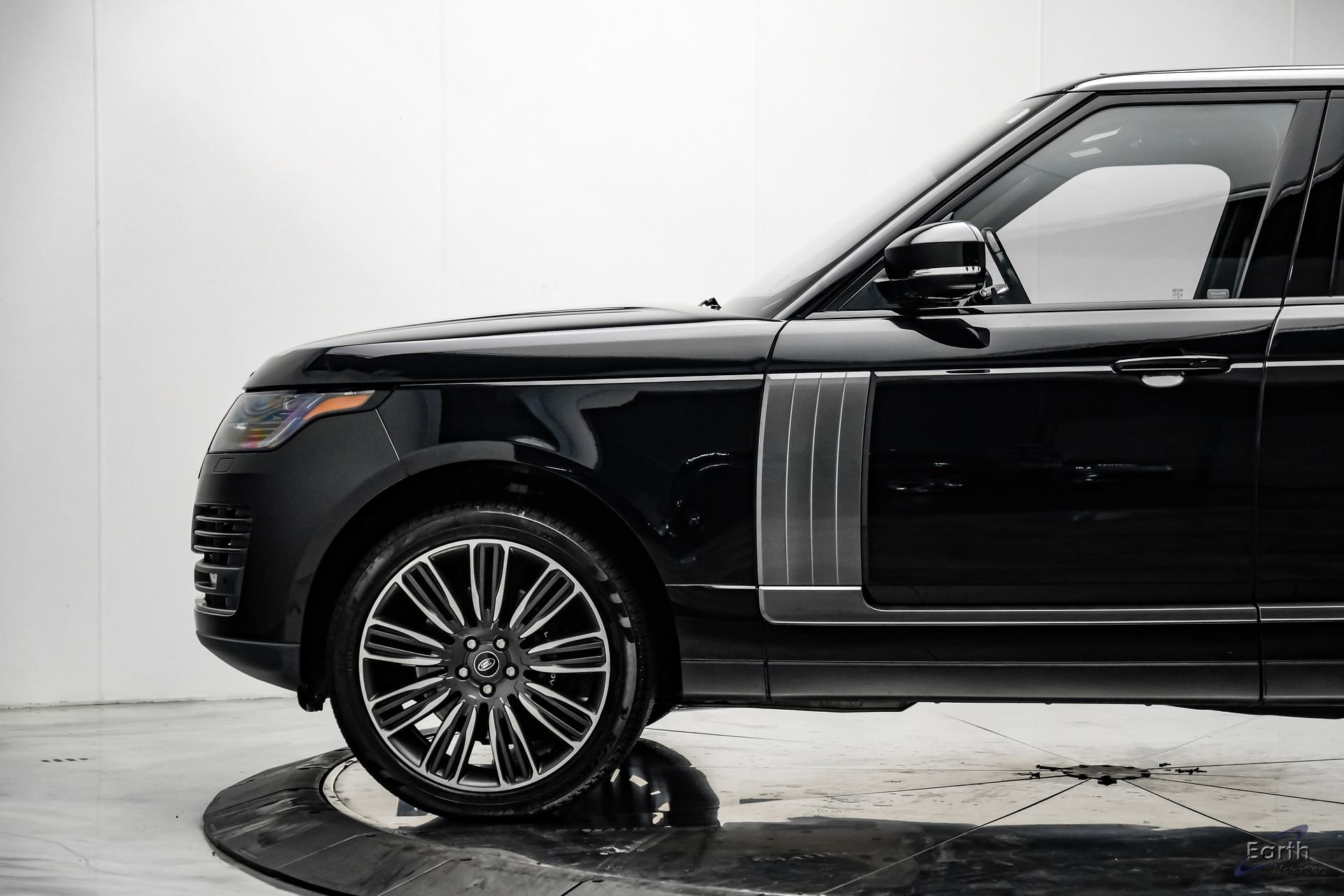 Used 2022 Land Rover Range Rover P525 Westminster Edition AWD/4WD image 8