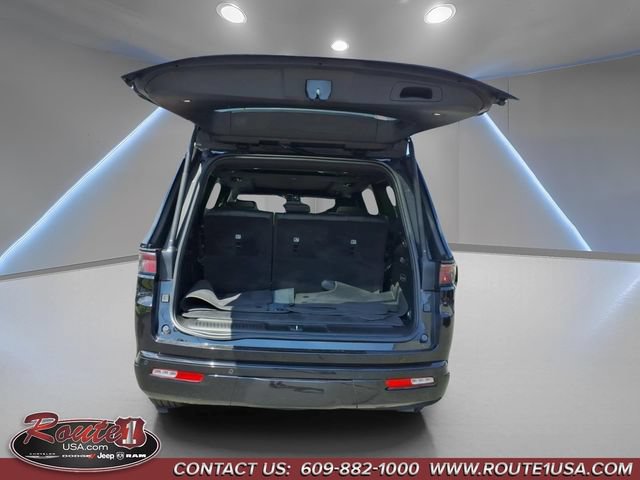 Certified 2024 Jeep Wagoneer Series II AWD/4WD image 22