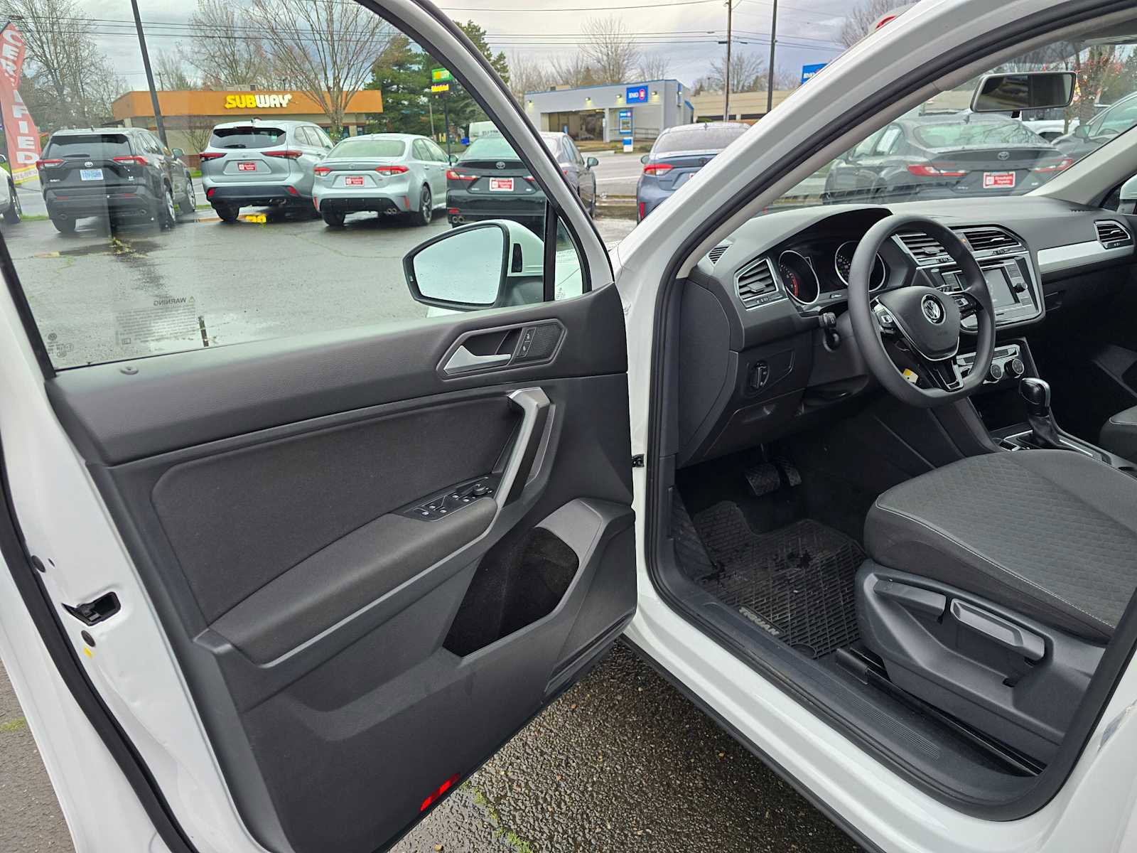 Used 2021 Volkswagen Tiguan S image 19