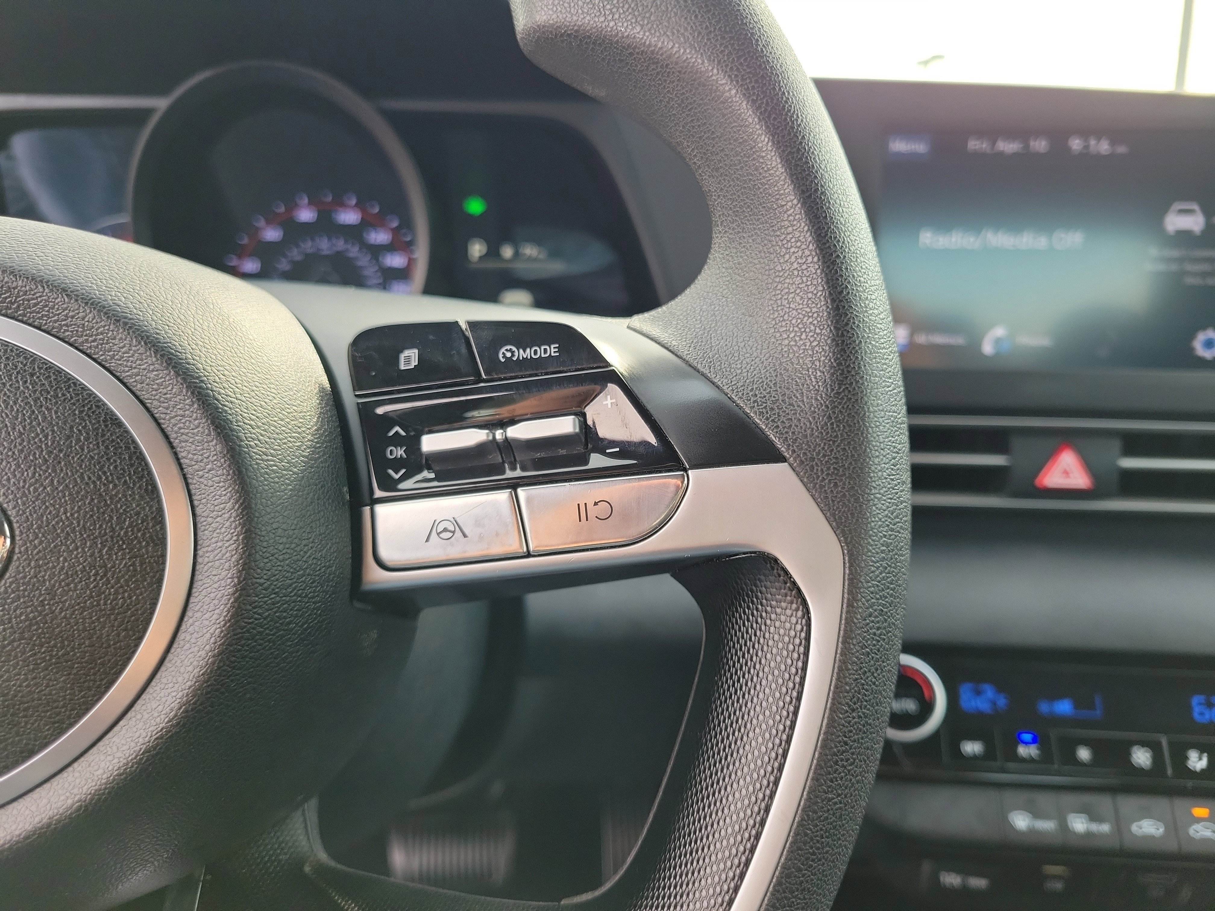 Used 2023 Hyundai Elantra SEL FWD image 24