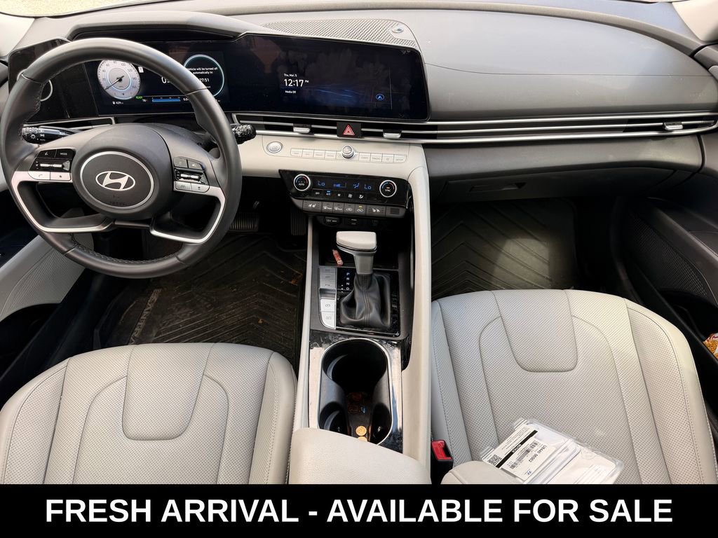 Used 2024 Hyundai Elantra Limited image 12