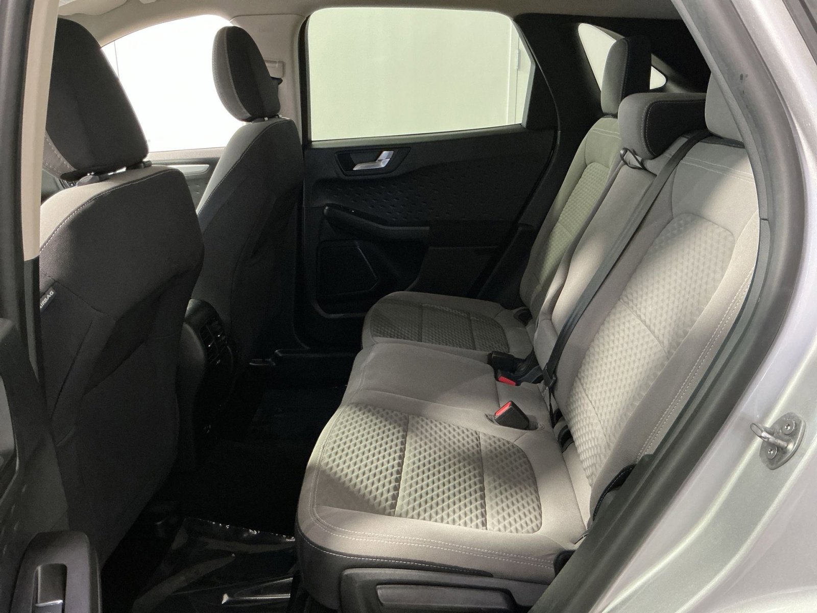 Used 2020 Ford Escape SE image 31