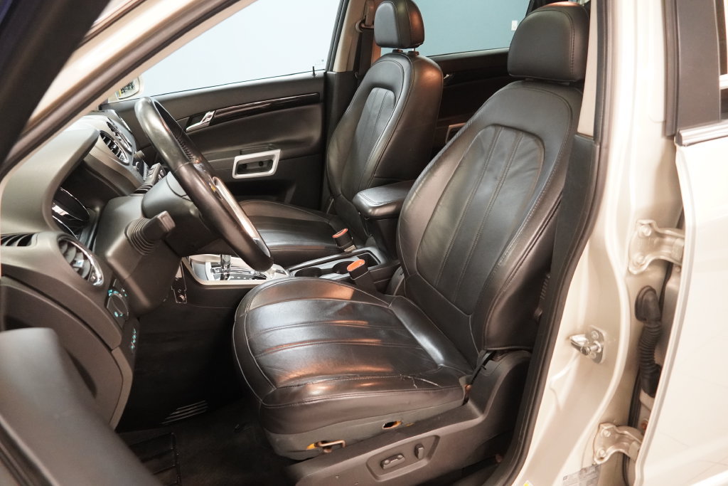 Used 2014 Chevrolet Captiva Sport LTZ FWD image 3