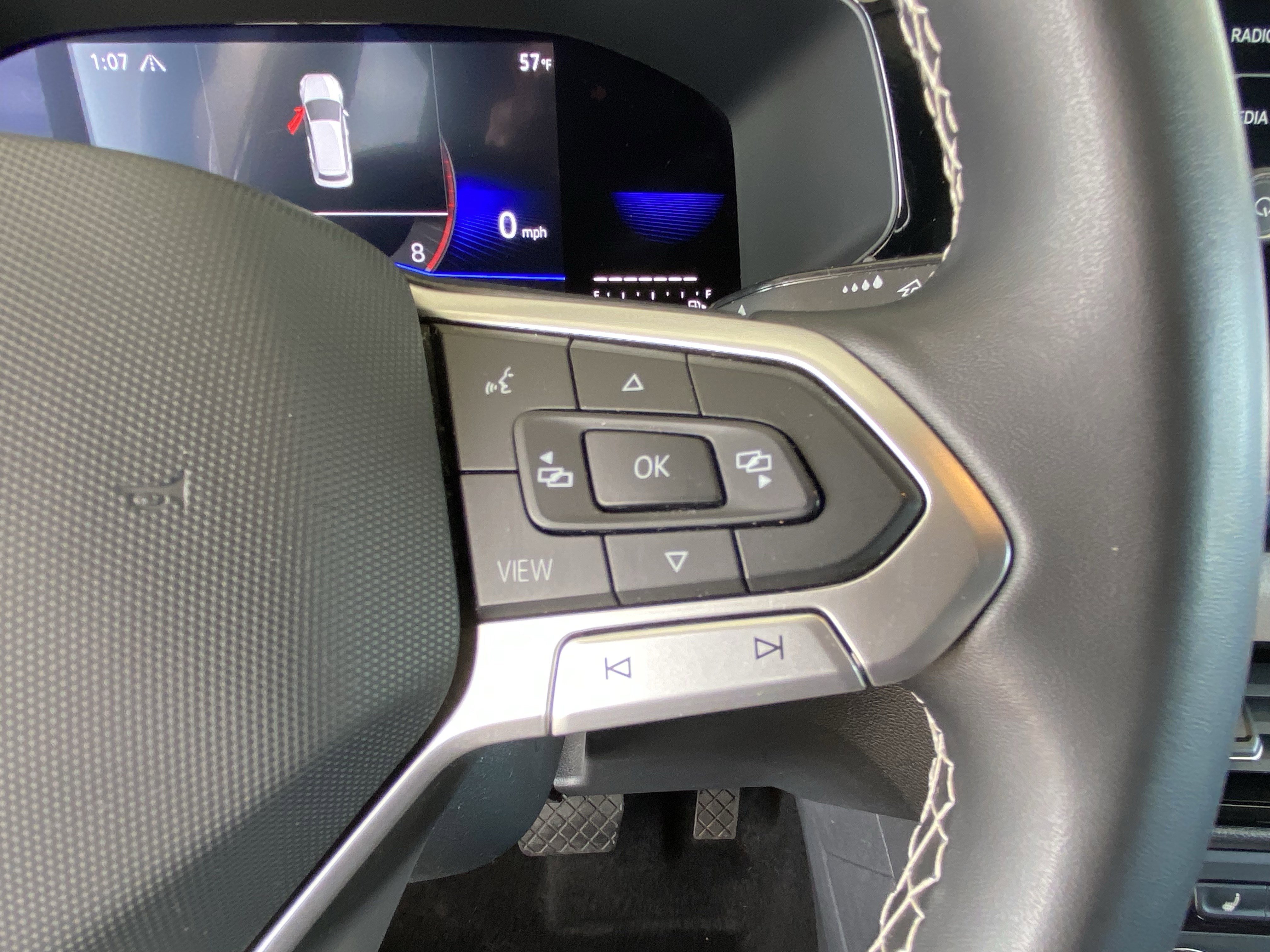 Certified 2022 Volkswagen Taos SE image 7