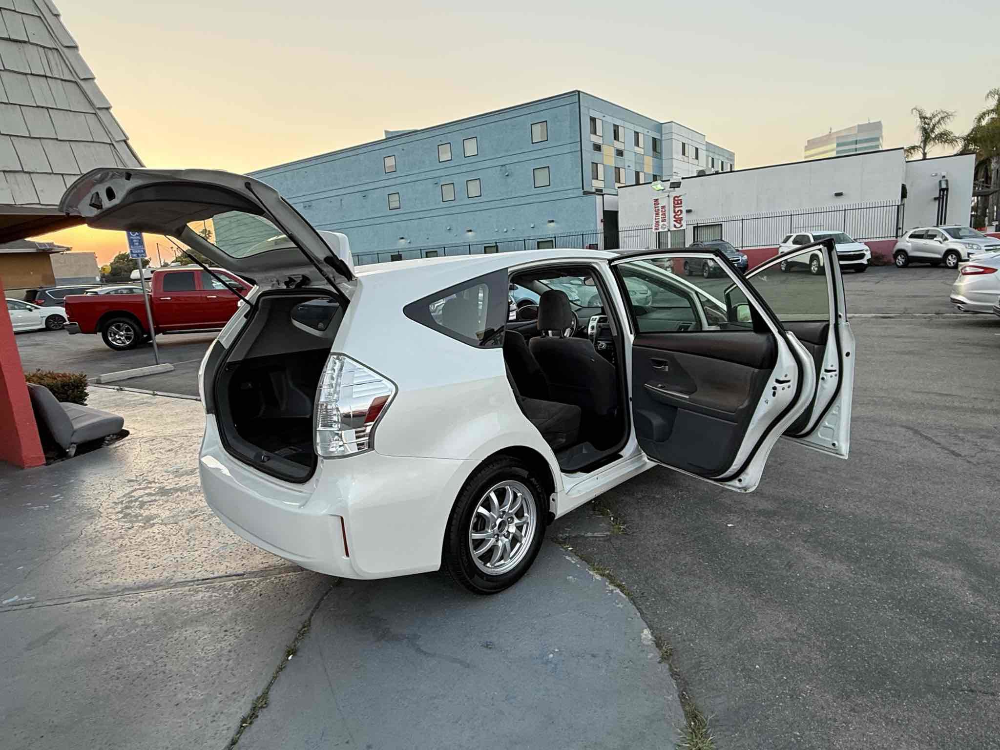 Used 2014 Toyota Prius V Two FWD image 22
