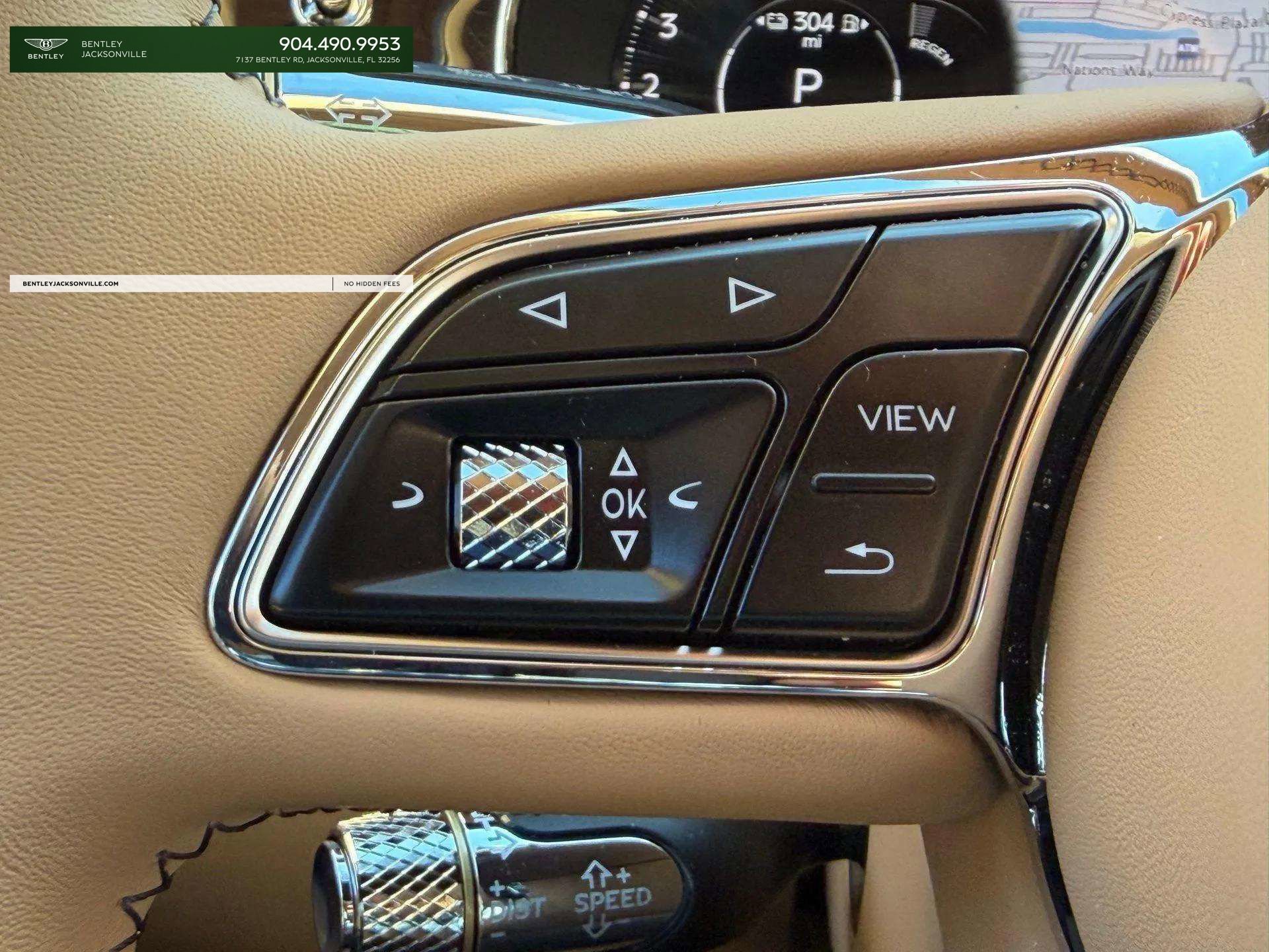 Used 2025 Bentley Flying Spur Plug-In Hybrid image 39
