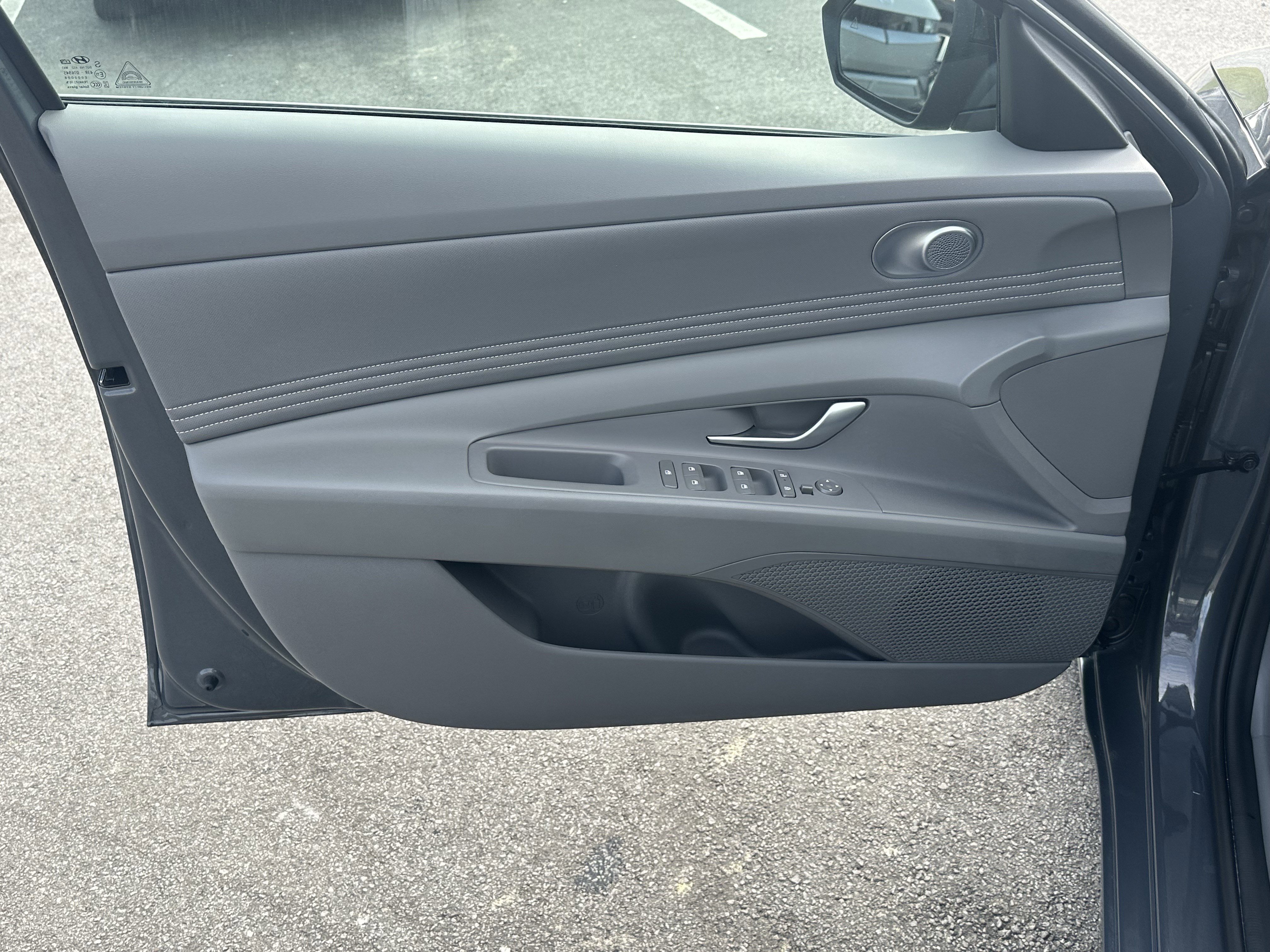 Used 2025 Hyundai Elantra Sport FWD image 13