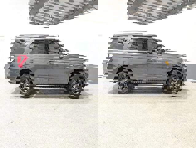 Used 2020 Ford Expedition XLT w/ FX4 Off-Road Package image 2