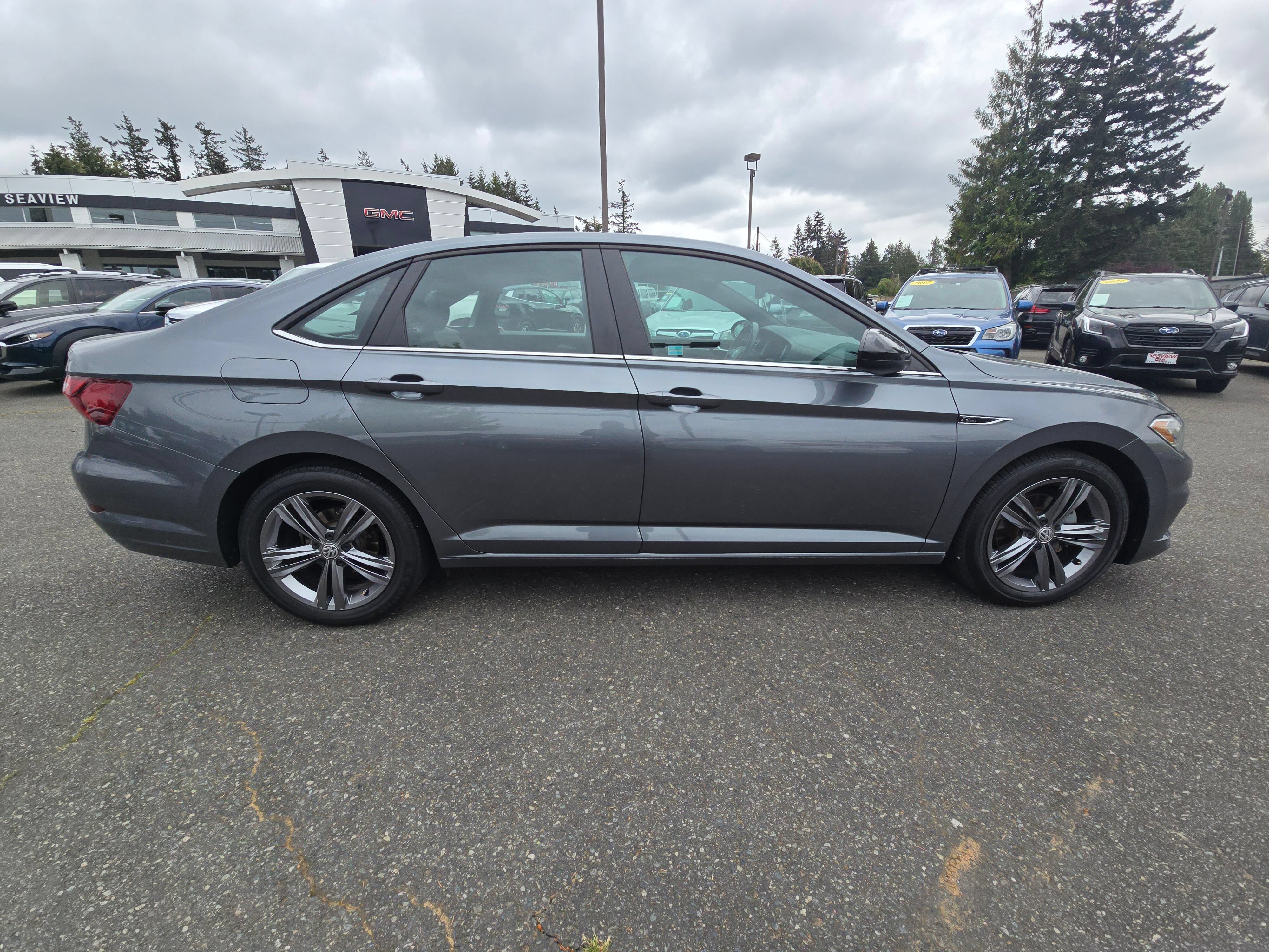 Used 2021 Volkswagen Jetta R-Line FWD image 2