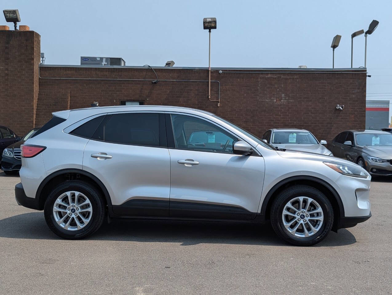 Used 2020 Ford Escape SE image 4