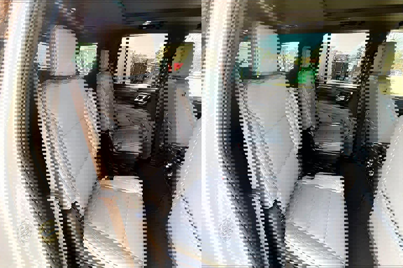 Used 2022 GMC Yukon SLT w/ SLT Premium Package image 21