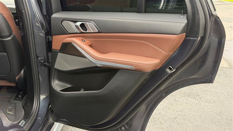 Used 2022 BMW X5 M50i AWD/4WD image 45
