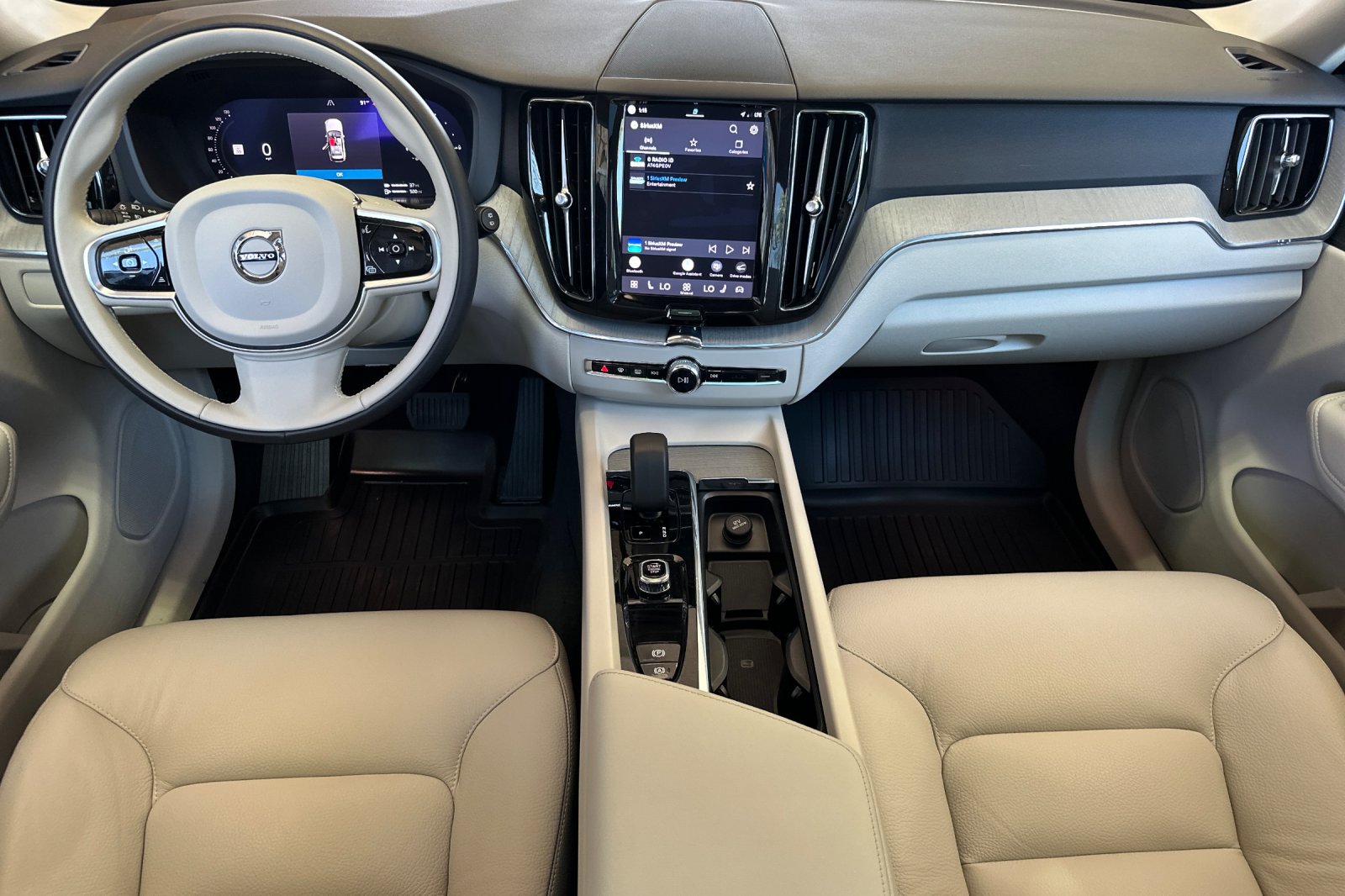Certified 2024 Volvo XC60 T8 Plus w/ Protection Package Premier AWD/4WD image 16