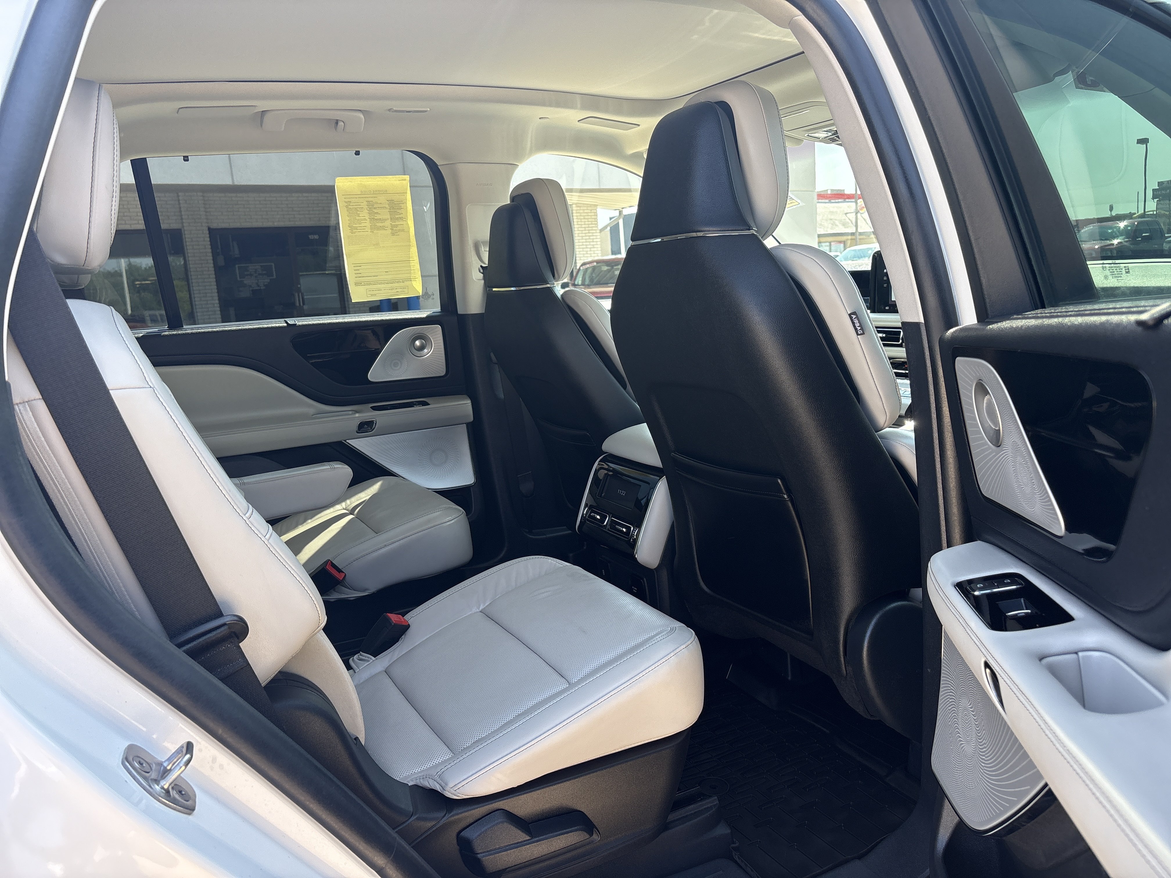Used 2025 Lincoln Aviator Reserve w/ Equipment Group 201A AWD/4WD image 11