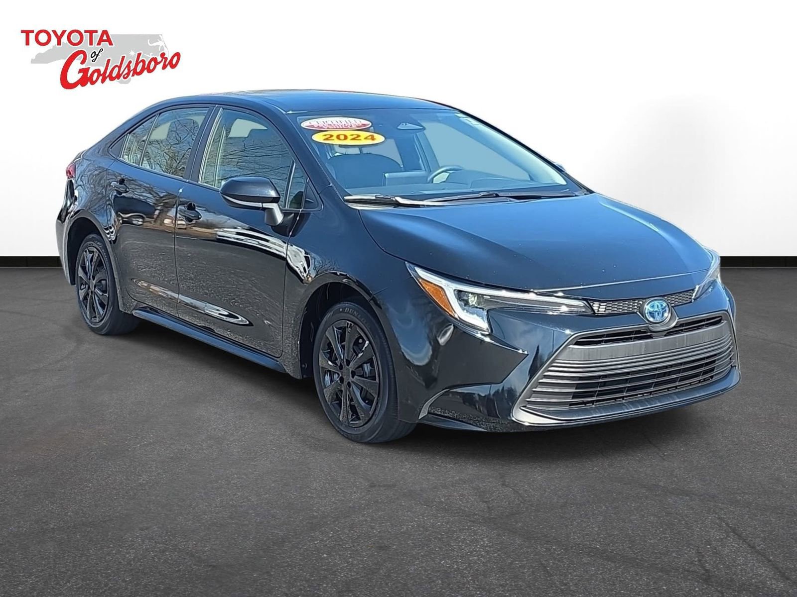 Used 2024 Toyota Corolla LE image 3
