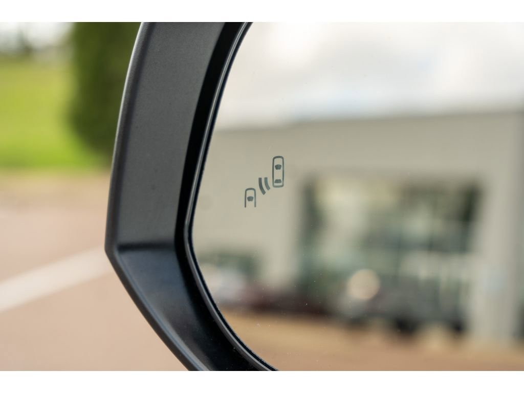 Certified 2026 Toyota Corolla Cross XLE w/ Convenience Package image 32