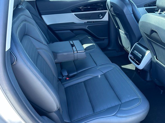 Used 2025 Lincoln Nautilus Reserve AWD/4WD image 9