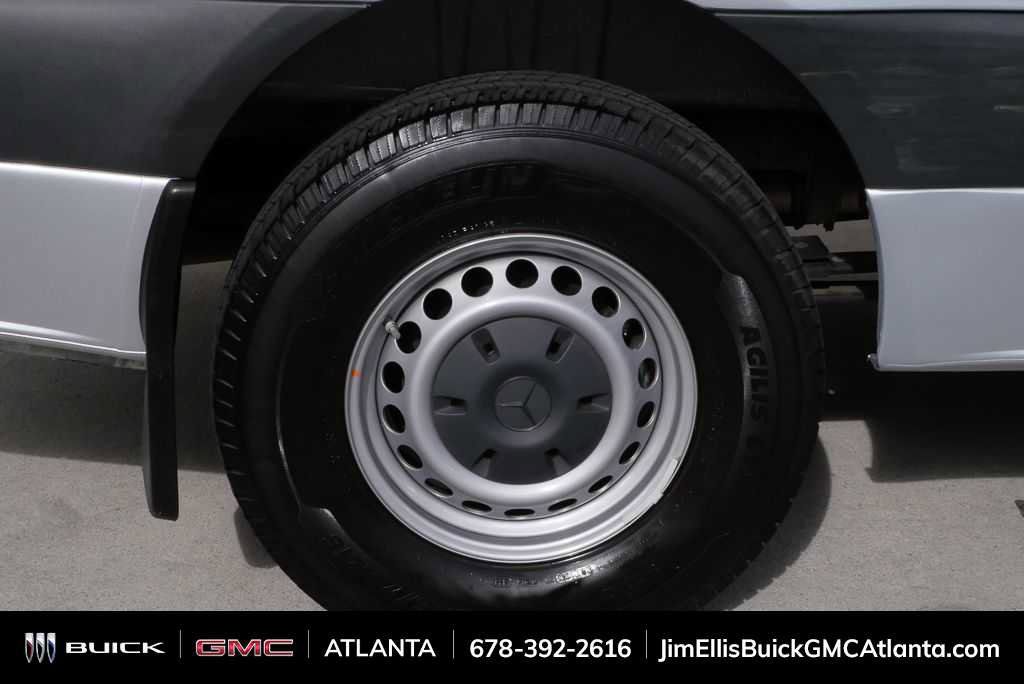 Used 2024 Mercedes-Benz Sprinter 2500 image 35