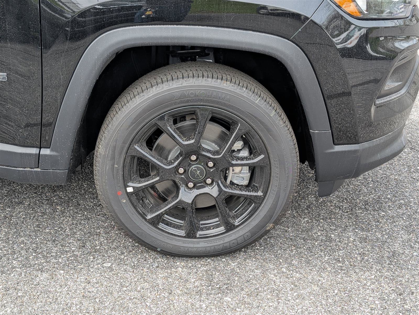 New 2025 Jeep Compass Latitude w/ Sun & Sound Group AWD/4WD image 5