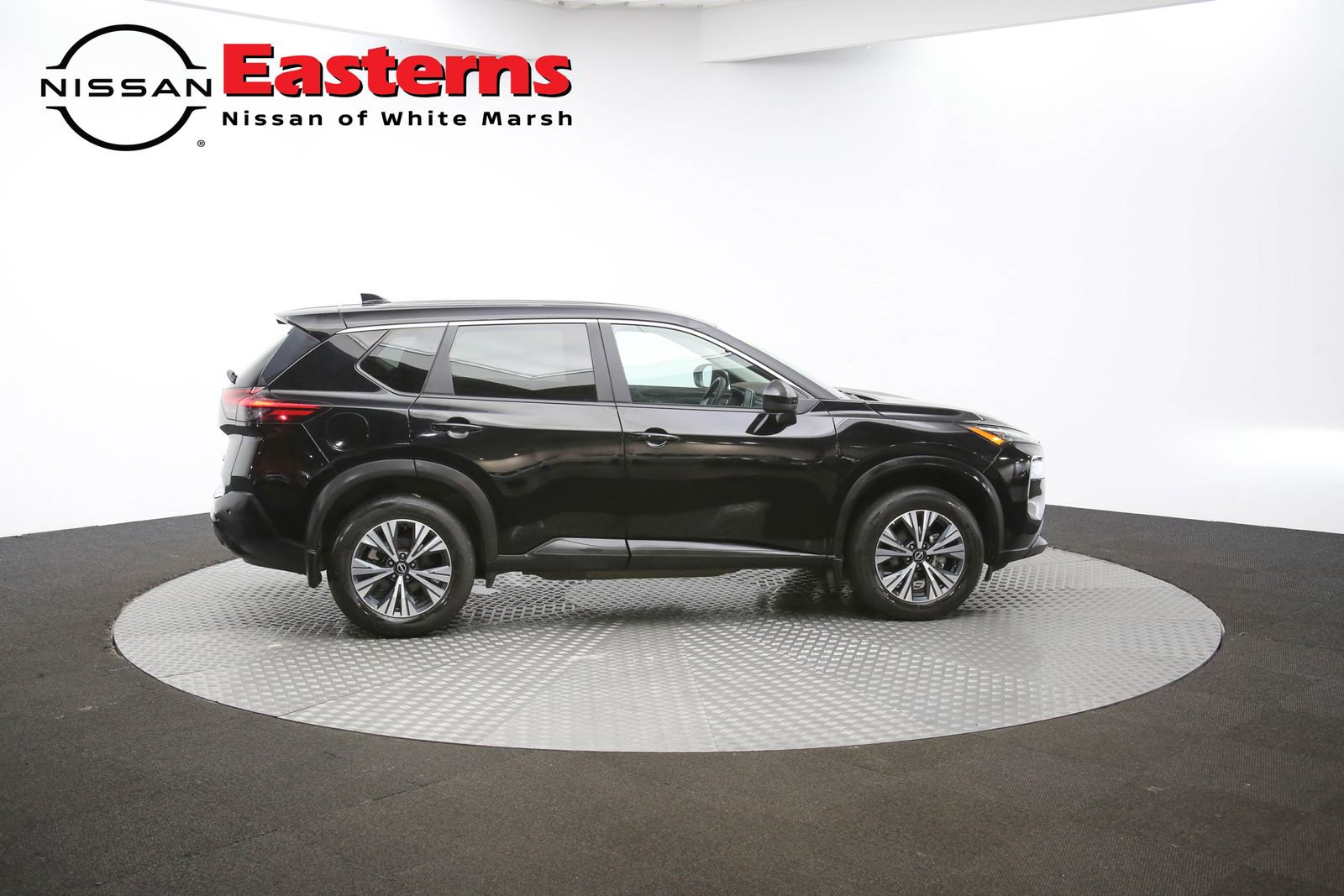 Used 2023 Nissan Rogue SV image 42