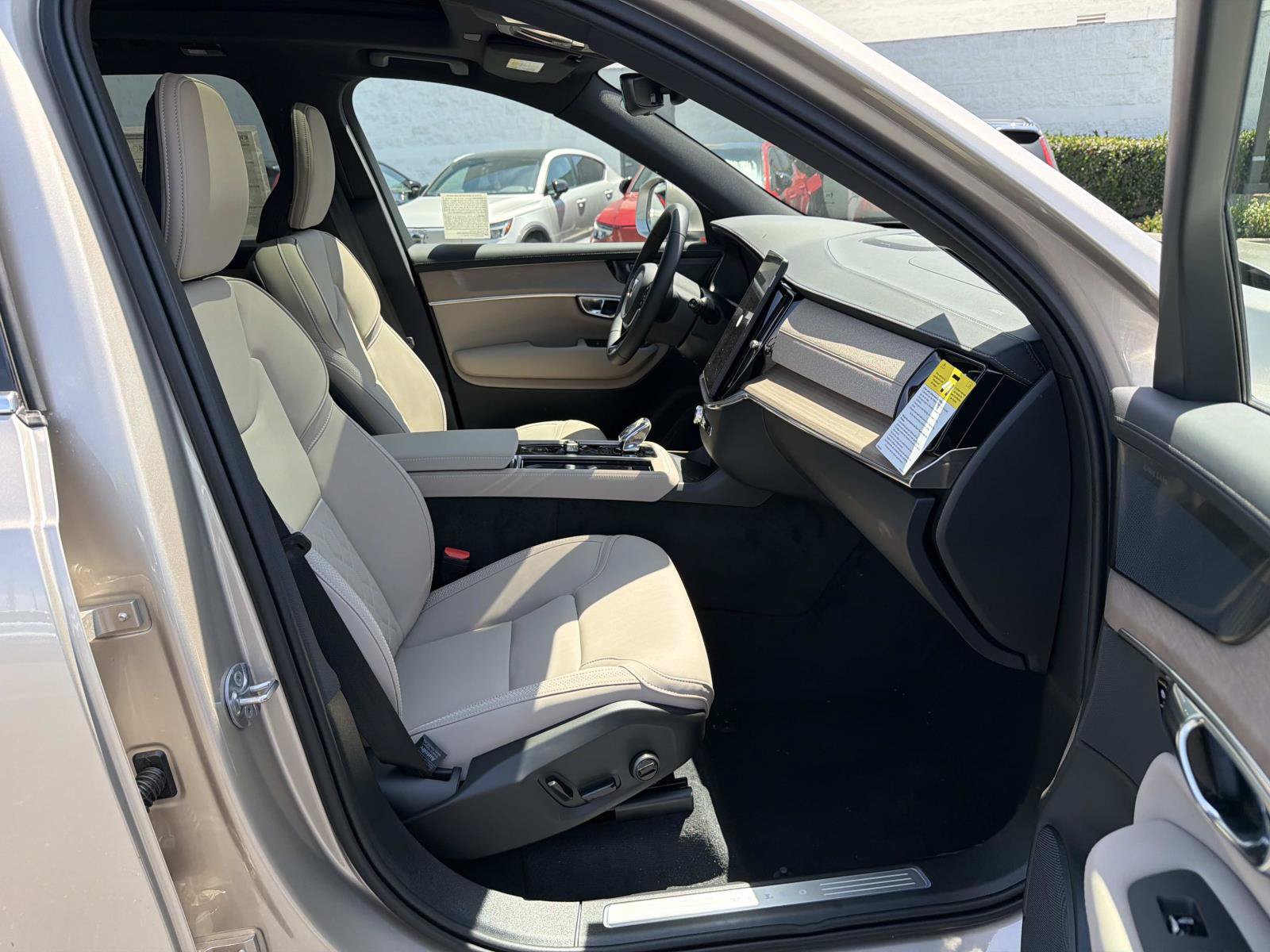 New 2026 Volvo XC90 T8 Plus AWD/4WD image 21