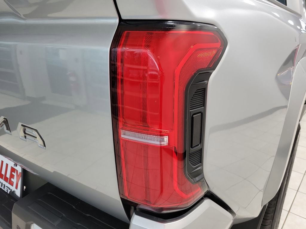 Used 2025 Toyota Tacoma Limited image 14