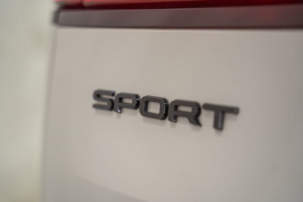 Used 2023 Land Rover Range Rover Sport SE image 9