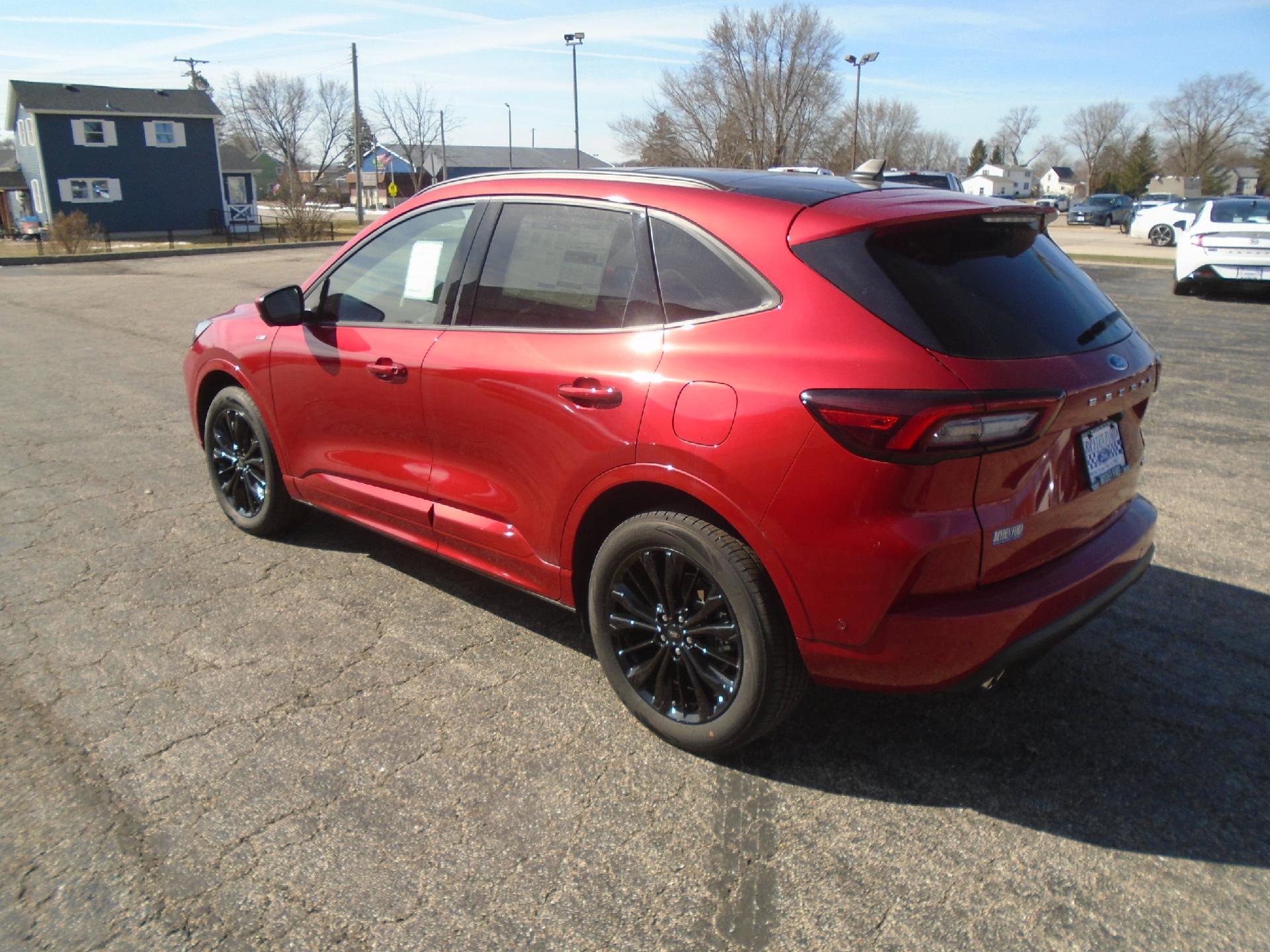 Used 2024 Ford Escape ST-Line Elite w/ Premium Technology Package image 7