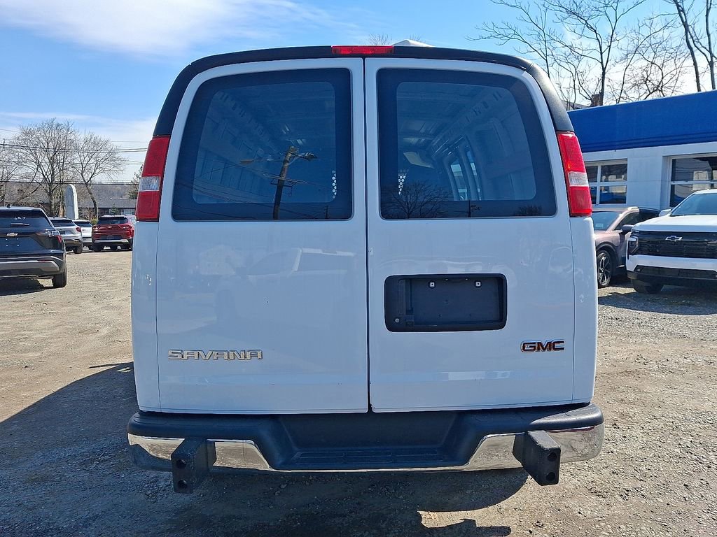 Used 2024 GMC Savana 2500 w/ Driver Convenience Package image 5