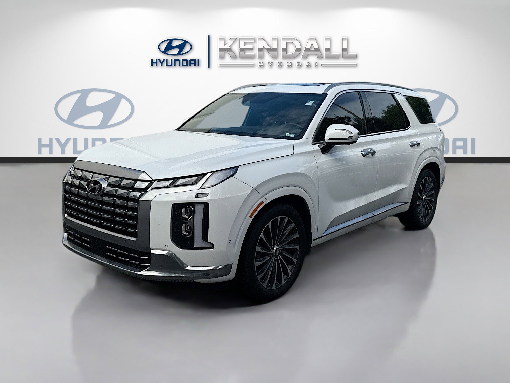 Used 2023 Hyundai Palisade Calligraphy image 3